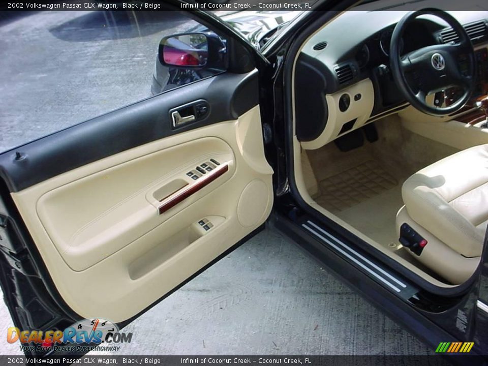 2002 Volkswagen Passat GLX Wagon Black / Beige Photo #10