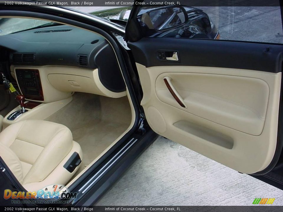2002 Volkswagen Passat GLX Wagon Black / Beige Photo #12