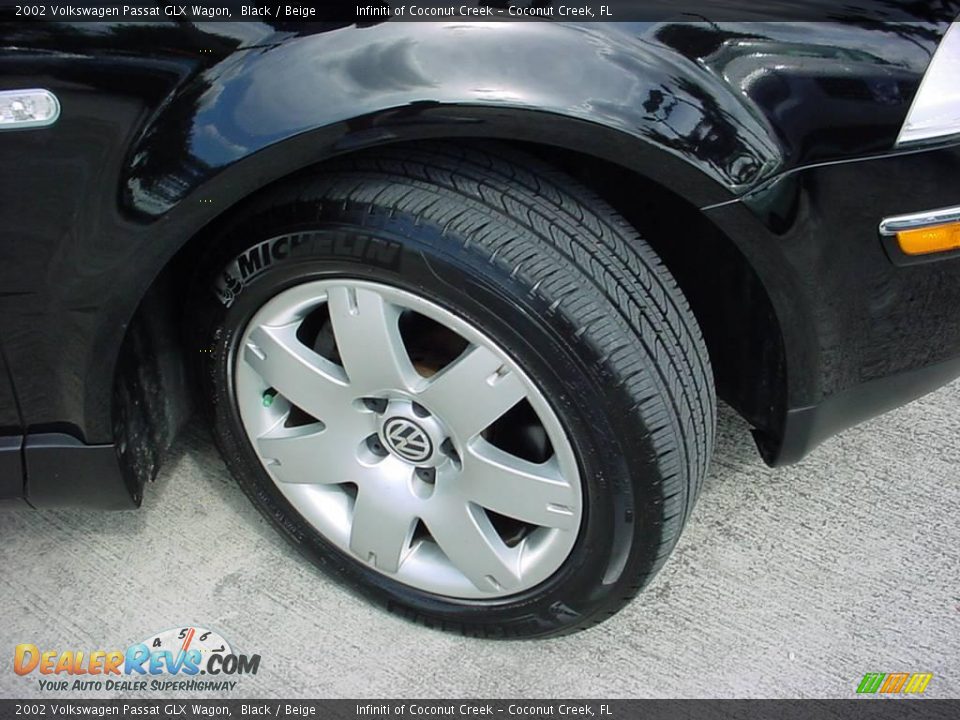 2002 Volkswagen Passat GLX Wagon Black / Beige Photo #19