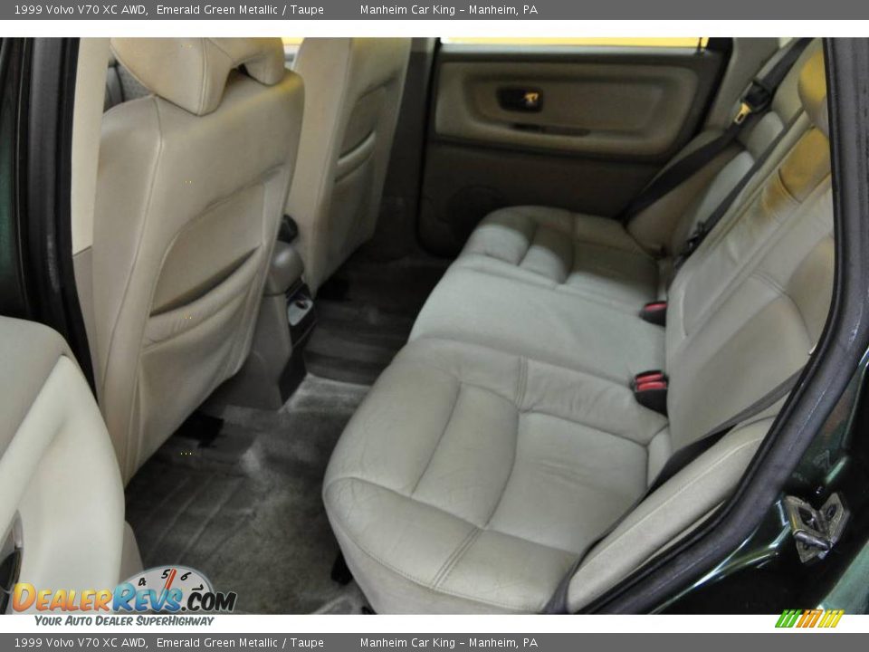 1999 Volvo V70 XC AWD Emerald Green Metallic / Taupe Photo #9