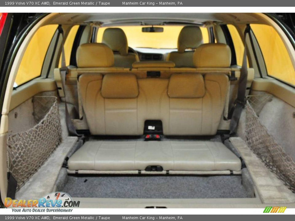 1999 Volvo V70 XC AWD Emerald Green Metallic / Taupe Photo #10