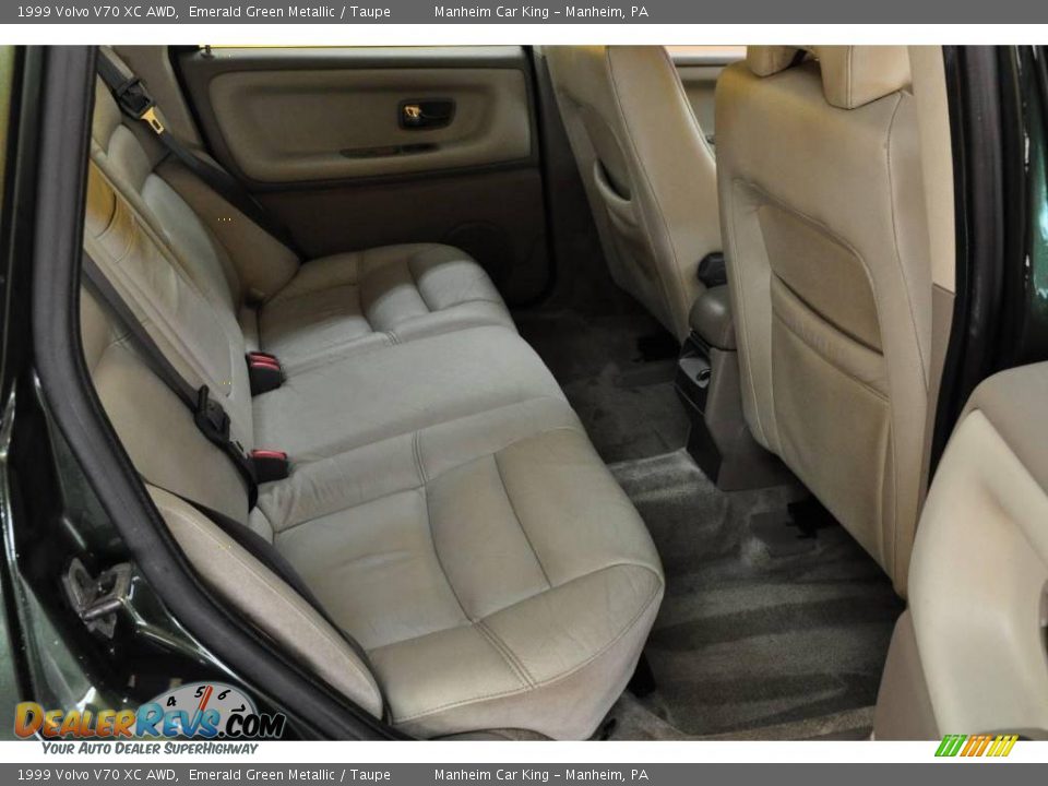 1999 Volvo V70 XC AWD Emerald Green Metallic / Taupe Photo #16