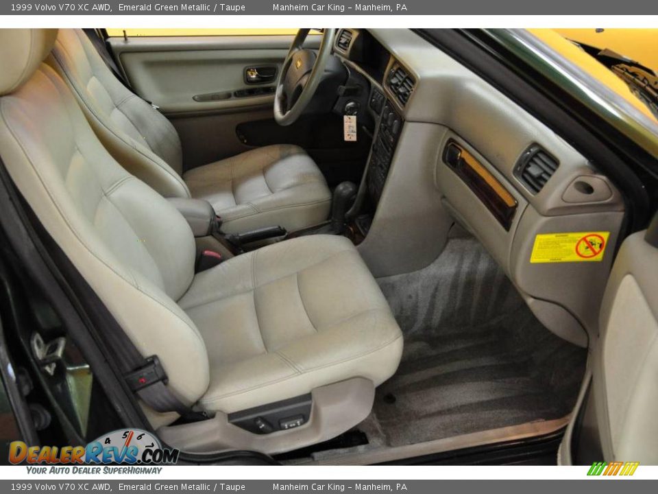 1999 Volvo V70 XC AWD Emerald Green Metallic / Taupe Photo #17