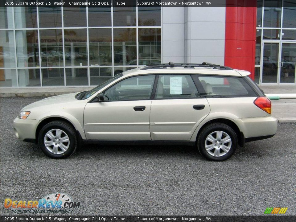 2005 Subaru Outback 2.5i Wagon Champagne Gold Opal / Taupe Photo #2