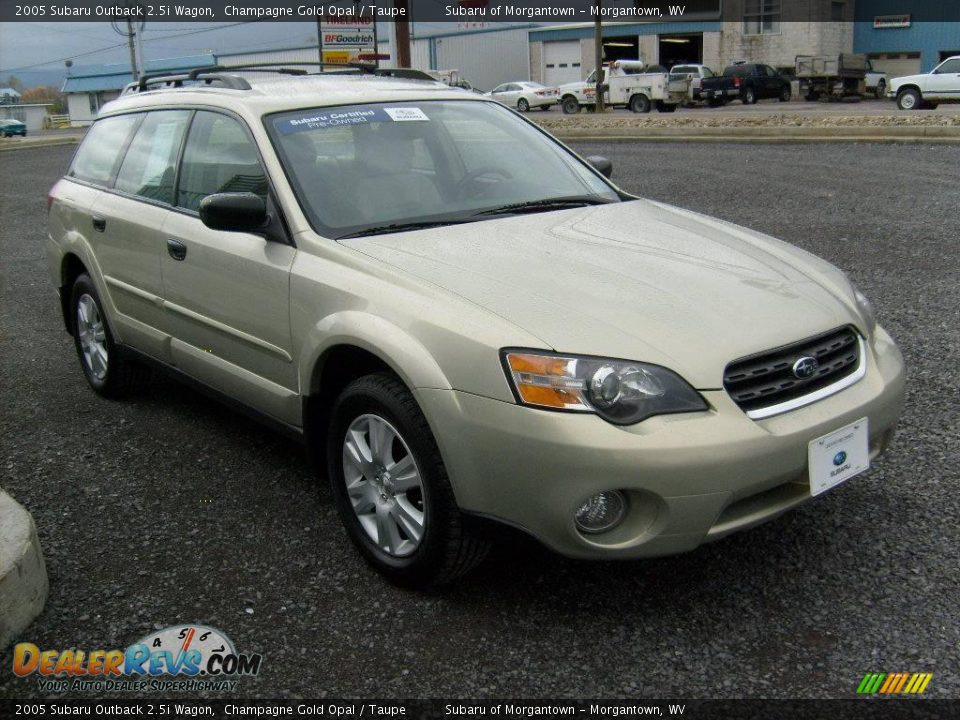 2005 Subaru Outback 2.5i Wagon Champagne Gold Opal / Taupe Photo #7