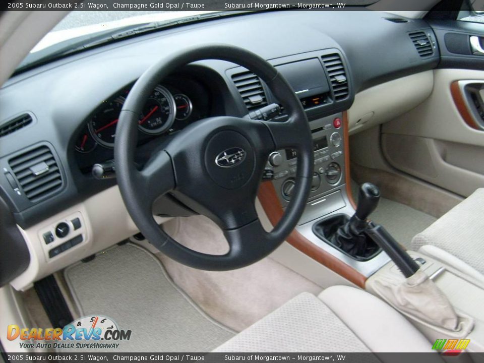 2005 Subaru Outback 2.5i Wagon Champagne Gold Opal / Taupe Photo #11