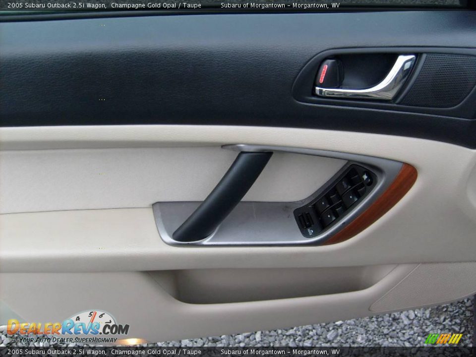 2005 Subaru Outback 2.5i Wagon Champagne Gold Opal / Taupe Photo #12