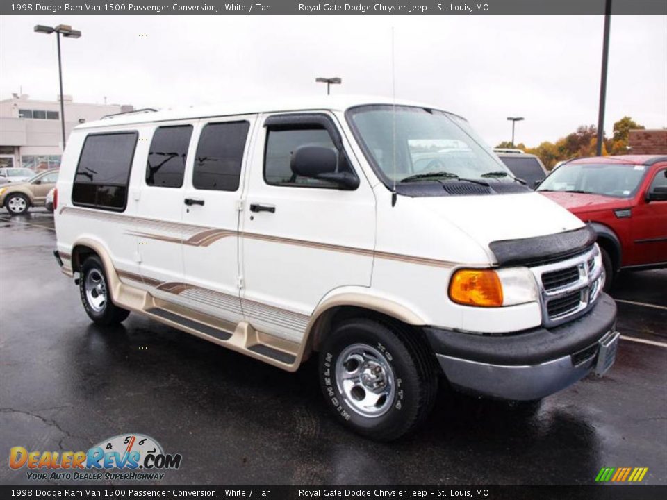 1998 Dodge Ram Van 1500 Passenger Conversion White / Tan Photo #2