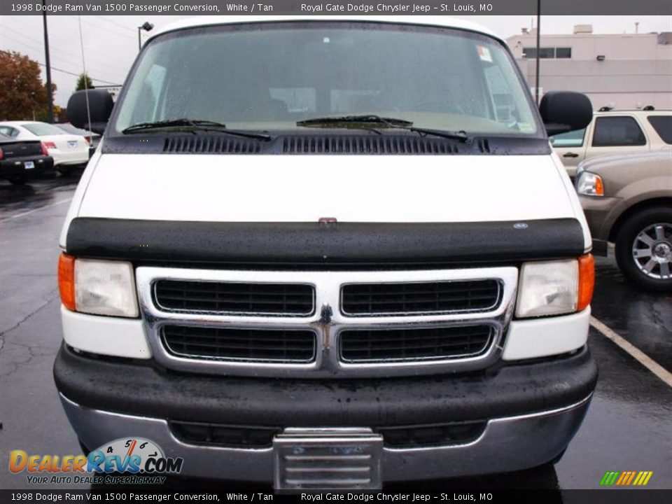 1998 Dodge Ram Van 1500 Passenger Conversion White / Tan Photo #8