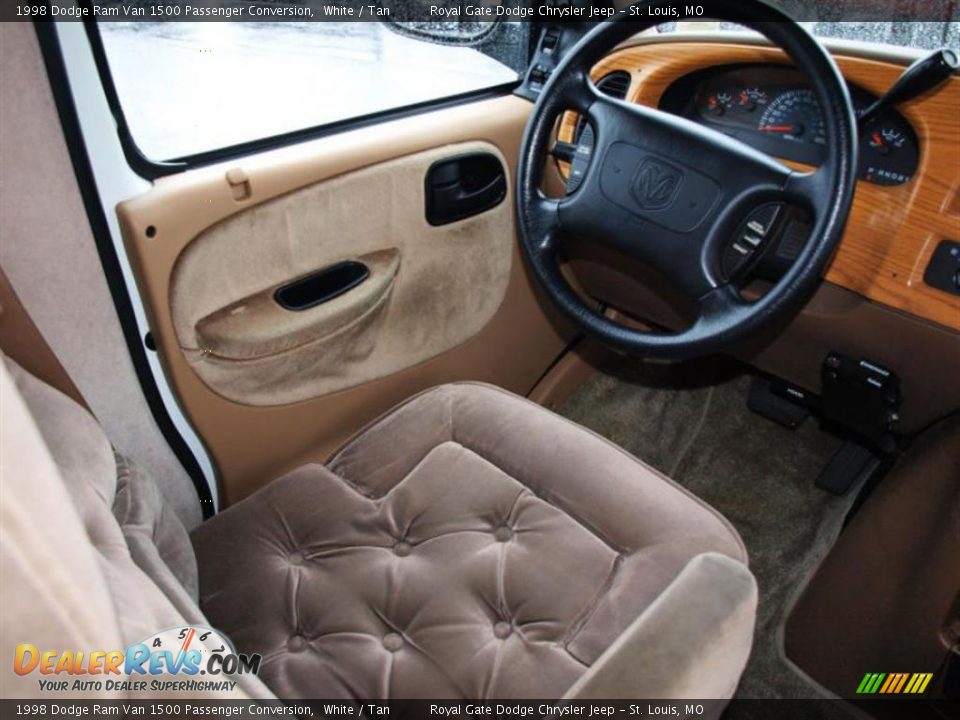 1998 Dodge Ram Van 1500 Passenger Conversion White / Tan Photo #11