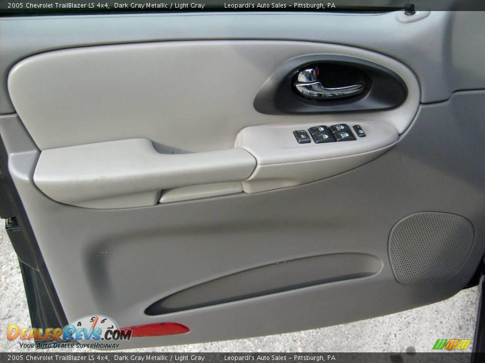 2005 Chevrolet TrailBlazer LS 4x4 Dark Gray Metallic / Light Gray Photo #10