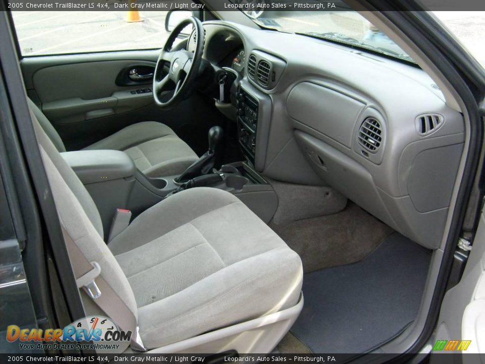 2005 Chevrolet TrailBlazer LS 4x4 Dark Gray Metallic / Light Gray Photo #12