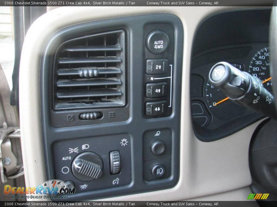 2006 Chevrolet Silverado 1500 Z71 Crew Cab 4x4 Silver Birch Metallic / Tan Photo #13