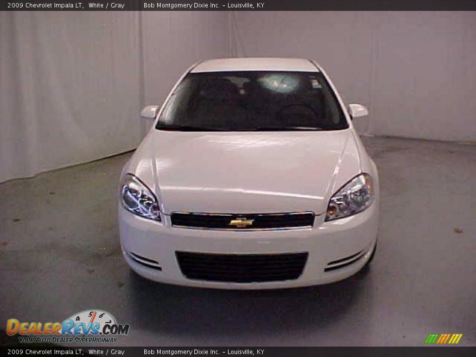2009 Chevrolet Impala LT White / Gray Photo #2