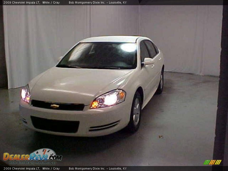 2009 Chevrolet Impala LT White / Gray Photo #3