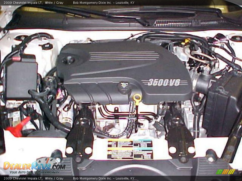 2009 Chevrolet Impala LT White / Gray Photo #5