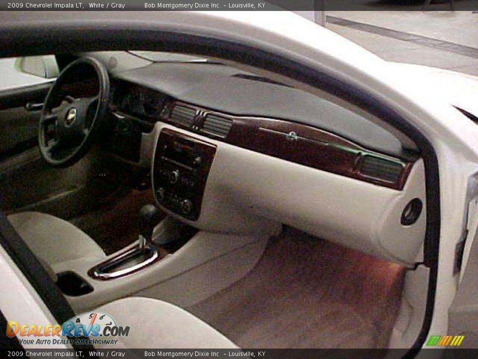 2009 Chevrolet Impala LT White / Gray Photo #7
