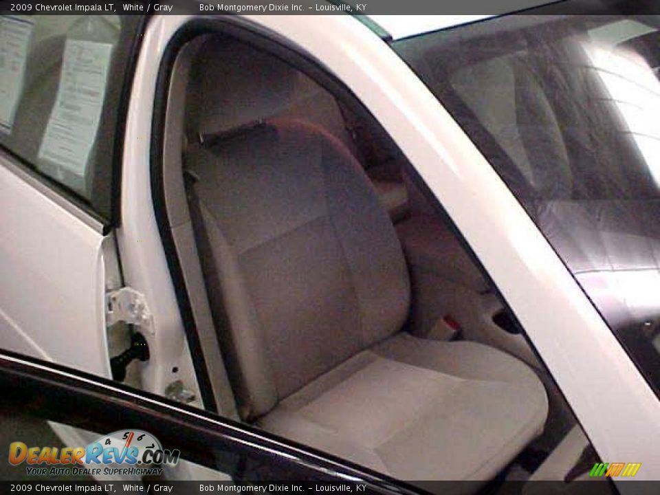 2009 Chevrolet Impala LT White / Gray Photo #8