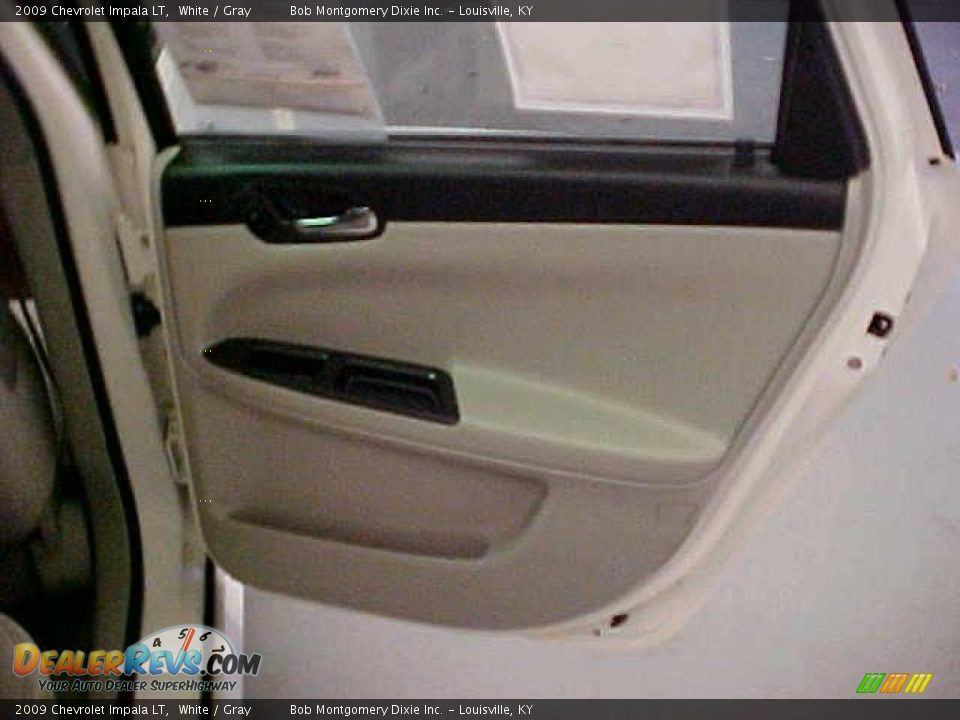 2009 Chevrolet Impala LT White / Gray Photo #9