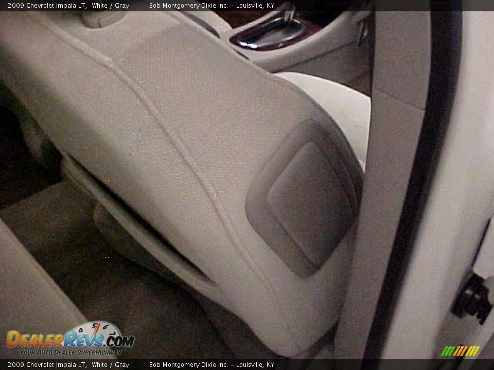 2009 Chevrolet Impala LT White / Gray Photo #10
