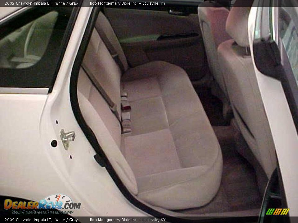 2009 Chevrolet Impala LT White / Gray Photo #11