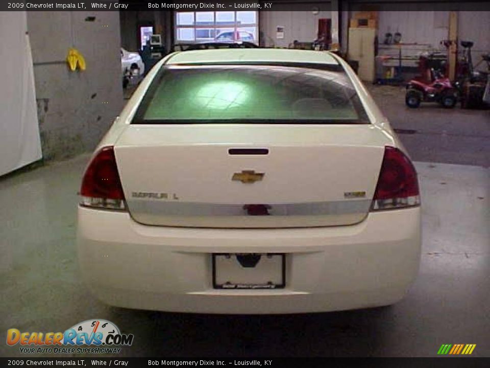 2009 Chevrolet Impala LT White / Gray Photo #14