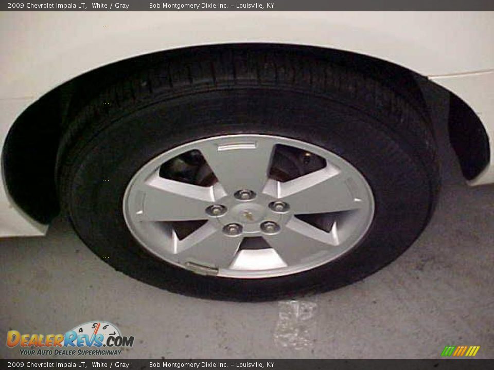 2009 Chevrolet Impala LT White / Gray Photo #15
