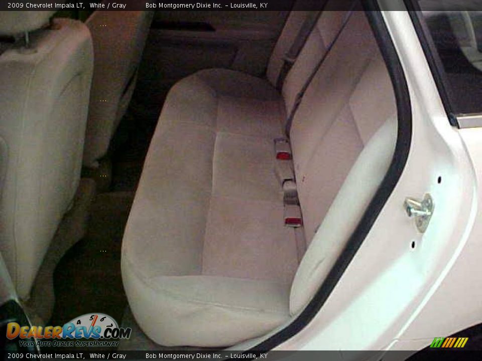 2009 Chevrolet Impala LT White / Gray Photo #17
