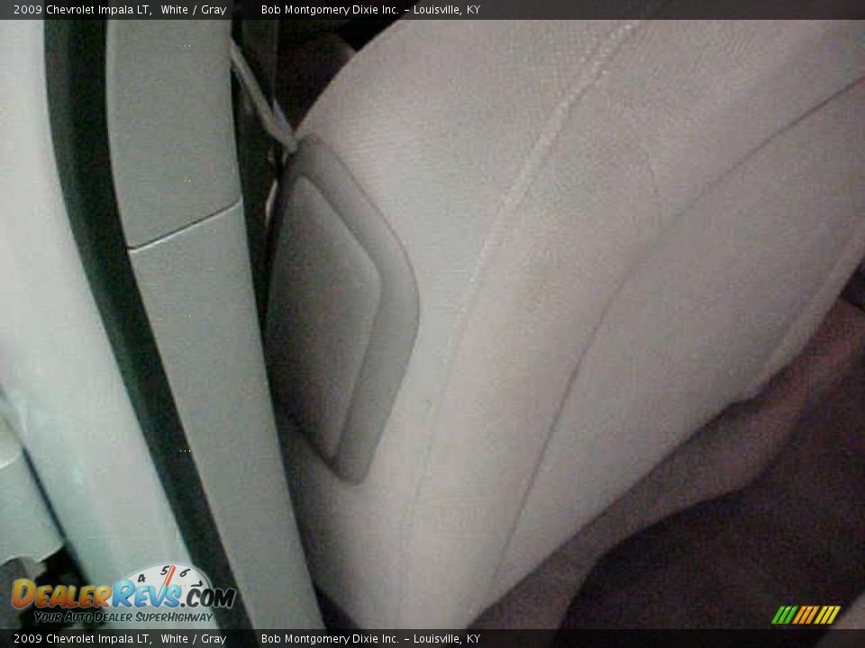 2009 Chevrolet Impala LT White / Gray Photo #18