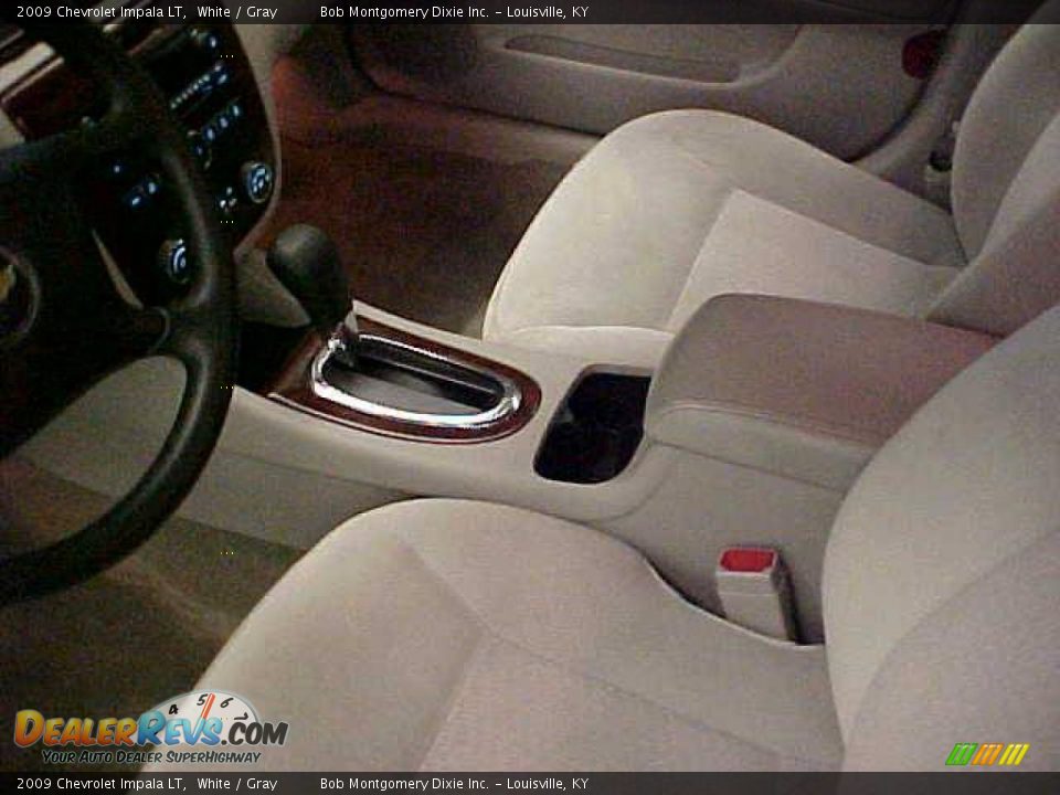 2009 Chevrolet Impala LT White / Gray Photo #26