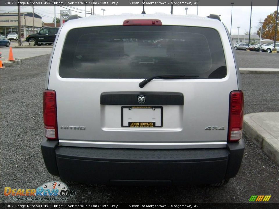 2007 Dodge Nitro SXT 4x4 Bright Silver Metallic / Dark Slate Gray Photo #4