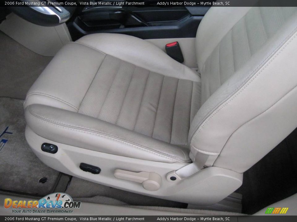 2006 Ford Mustang GT Premium Coupe Vista Blue Metallic / Light Parchment Photo #15