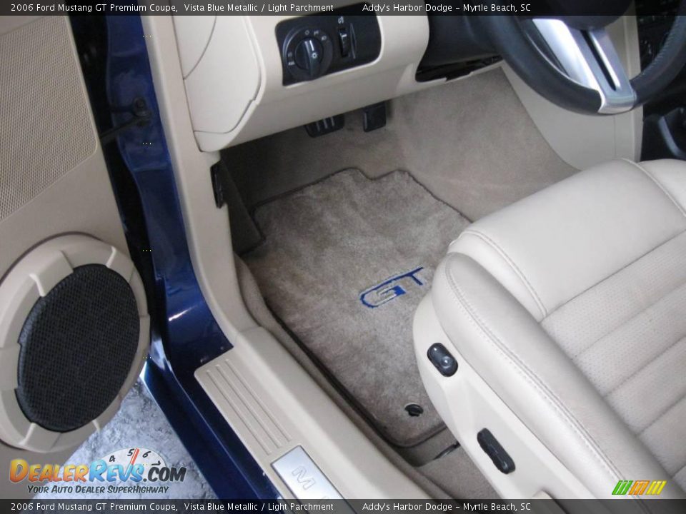 2006 Ford Mustang GT Premium Coupe Vista Blue Metallic / Light Parchment Photo #16