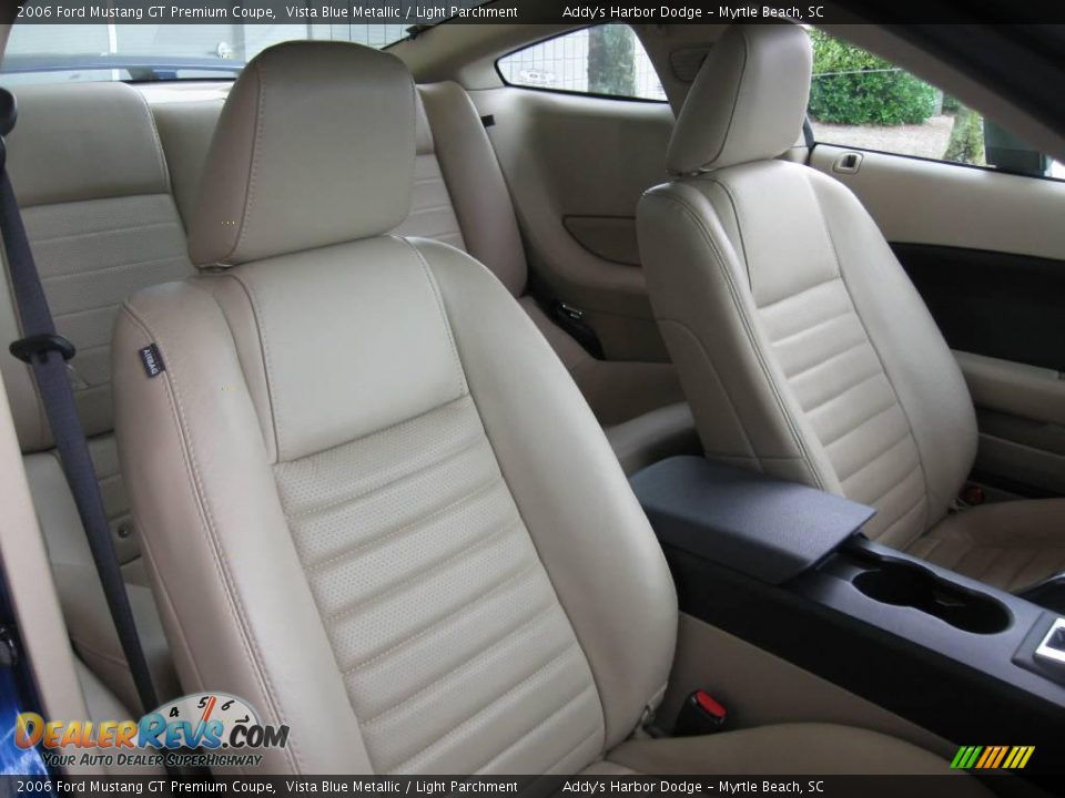 2006 Ford Mustang GT Premium Coupe Vista Blue Metallic / Light Parchment Photo #18