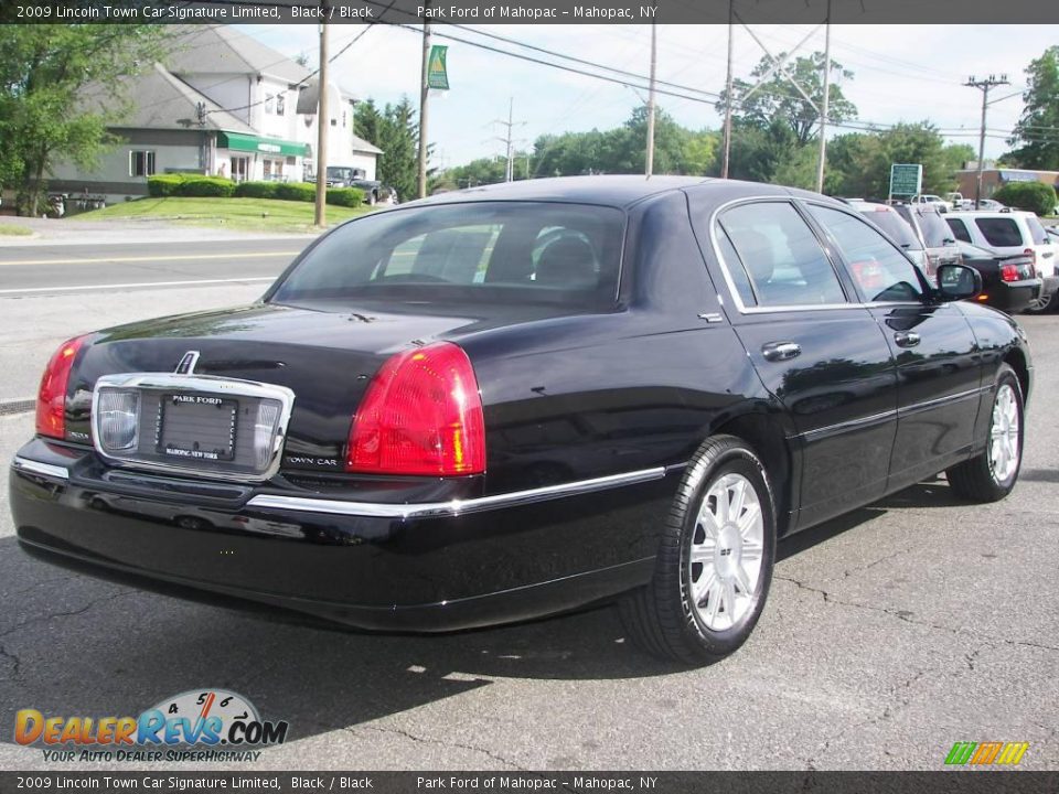 2009 Lincoln Town Car Signature Limited Black / Black Photo #3