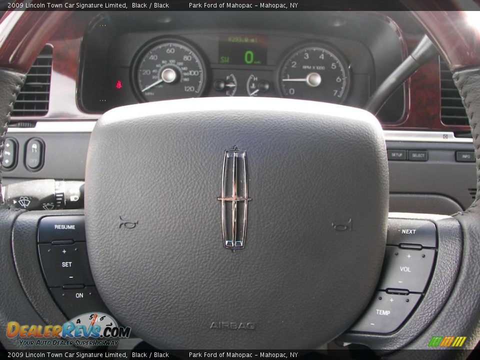 2009 Lincoln Town Car Signature Limited Black / Black Photo #11