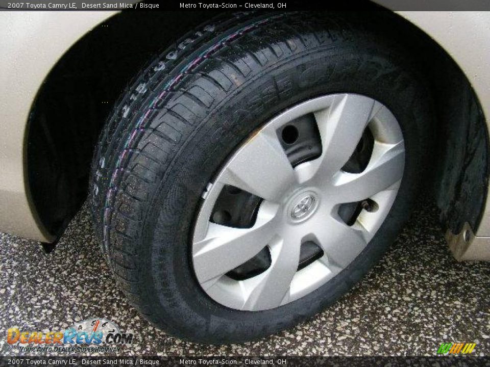 2007 Toyota Camry LE Desert Sand Mica / Bisque Photo #24