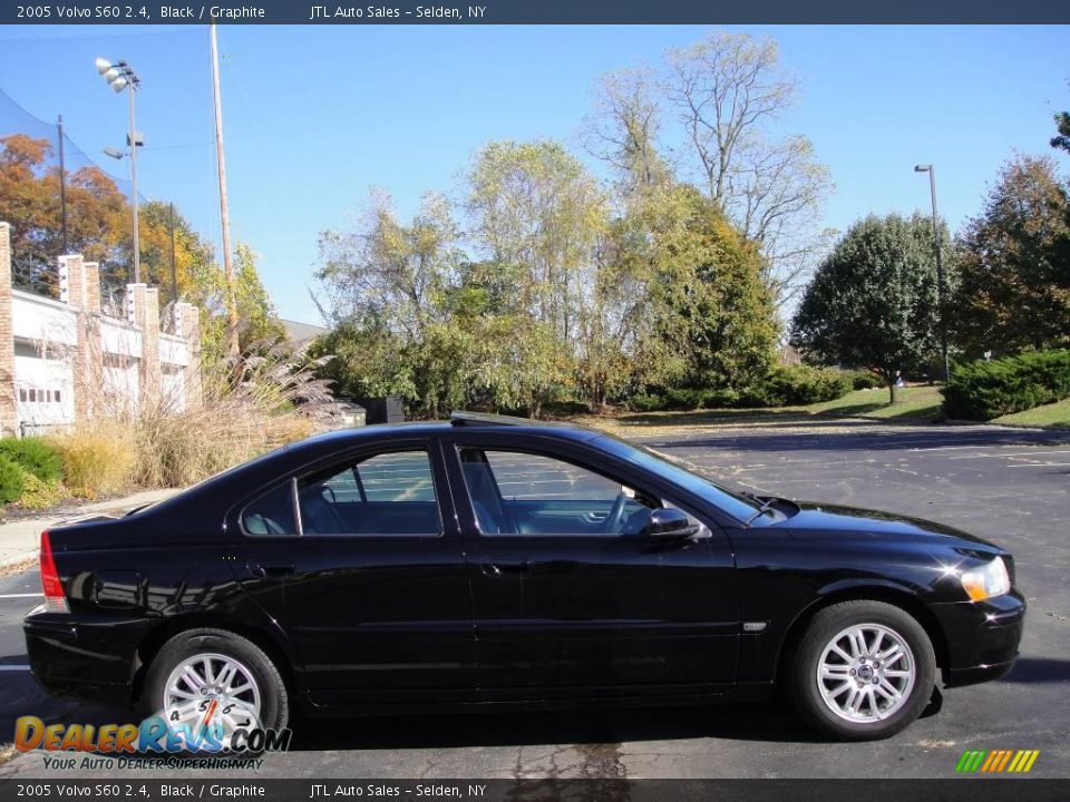 2005 Volvo S60 2.4 Black / Graphite Photo #6