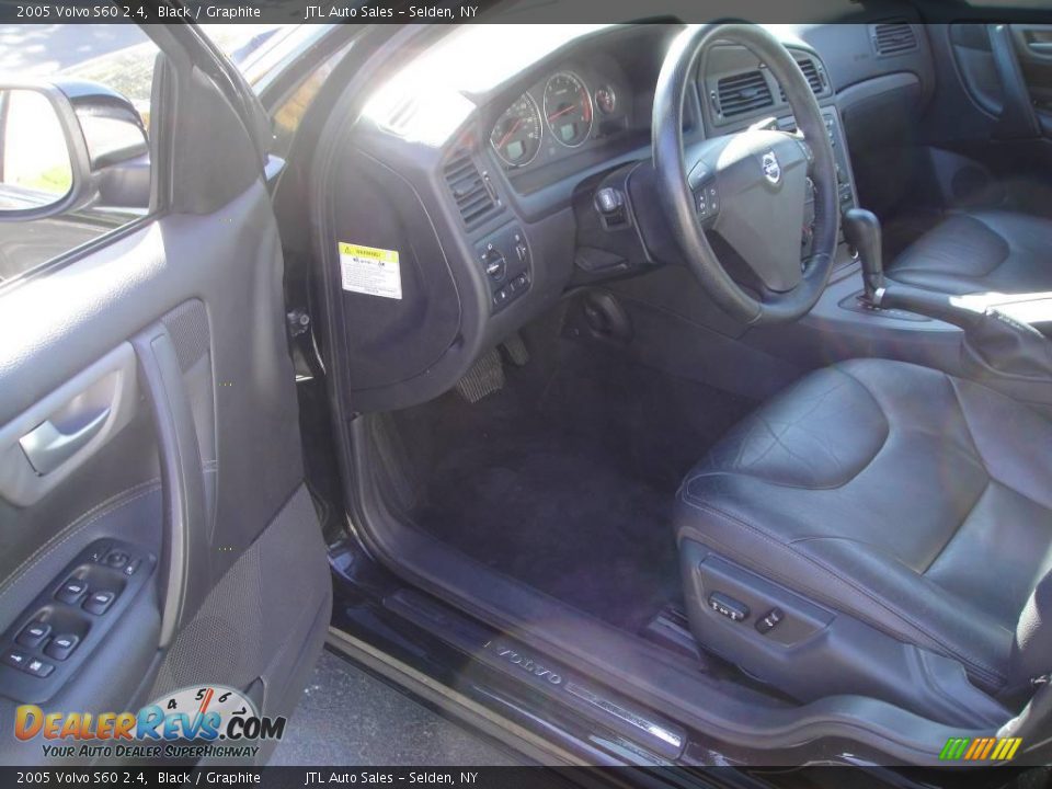 2005 Volvo S60 2.4 Black / Graphite Photo #11