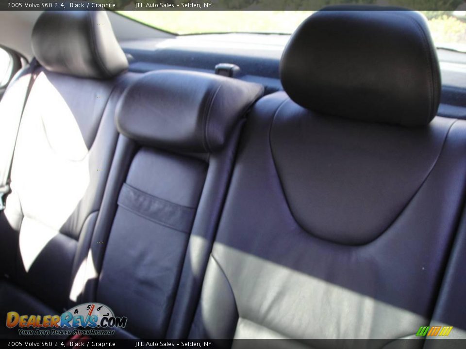 2005 Volvo S60 2.4 Black / Graphite Photo #13