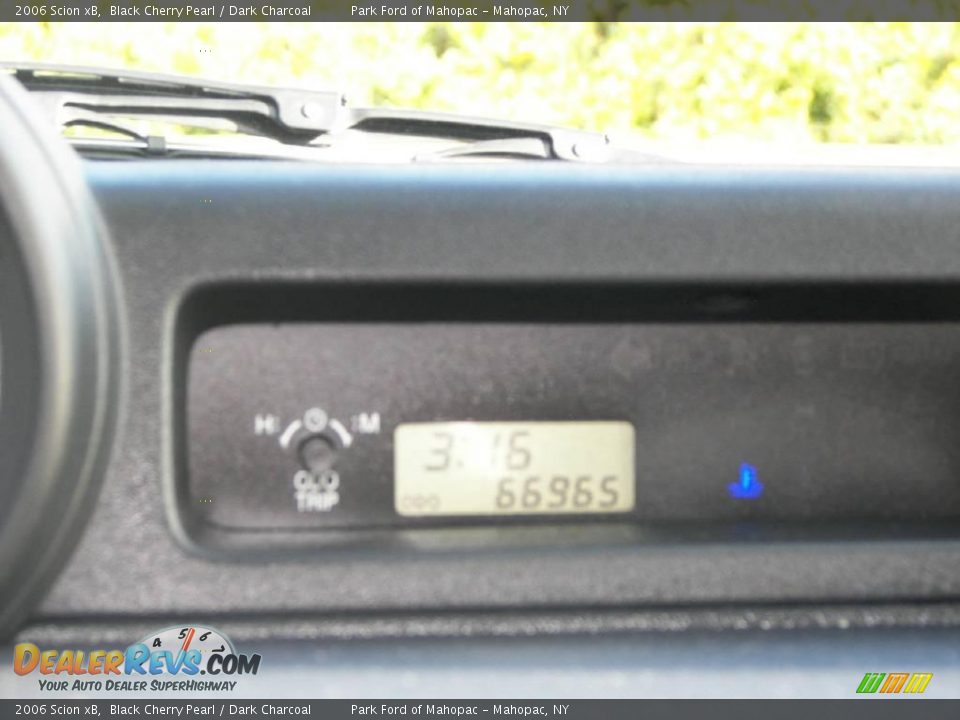 2006 Scion xB Black Cherry Pearl / Dark Charcoal Photo #12