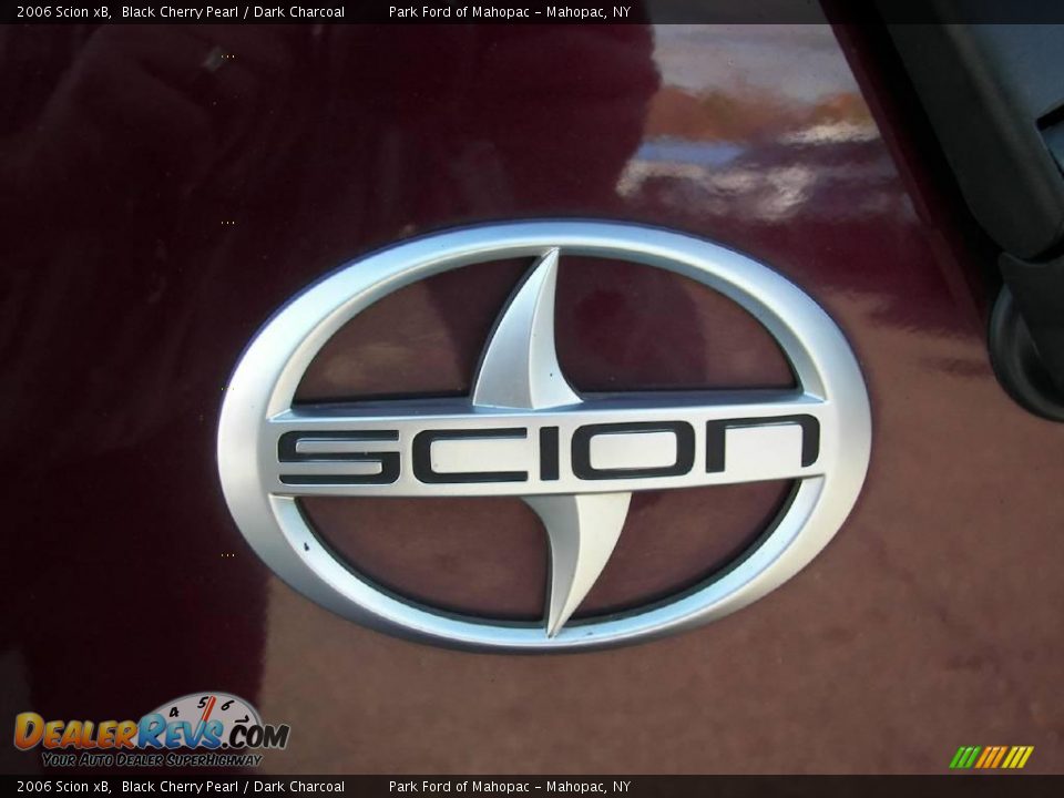 2006 Scion xB Black Cherry Pearl / Dark Charcoal Photo #16