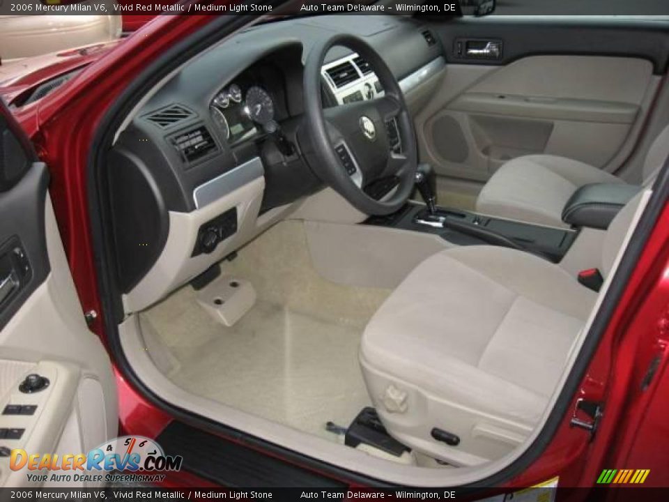 2006 Mercury Milan V6 Vivid Red Metallic / Medium Light Stone Photo #10
