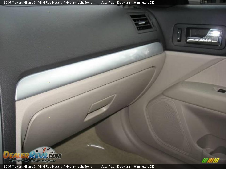2006 Mercury Milan V6 Vivid Red Metallic / Medium Light Stone Photo #24
