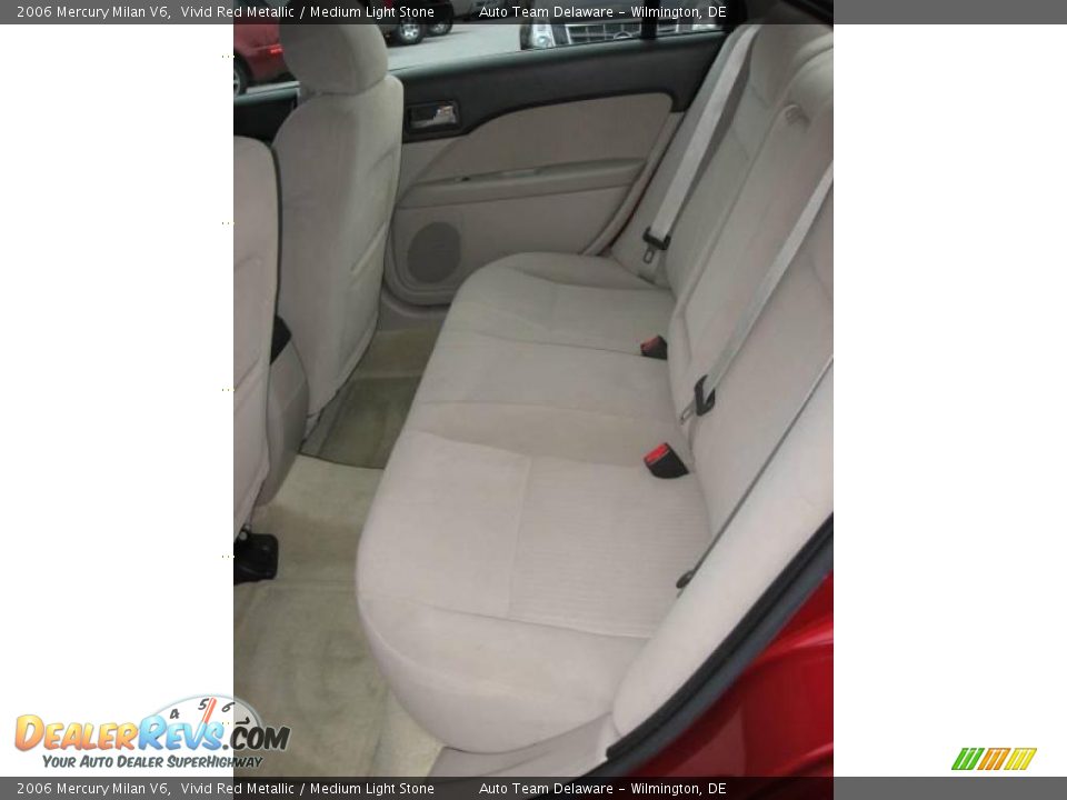 2006 Mercury Milan V6 Vivid Red Metallic / Medium Light Stone Photo #25