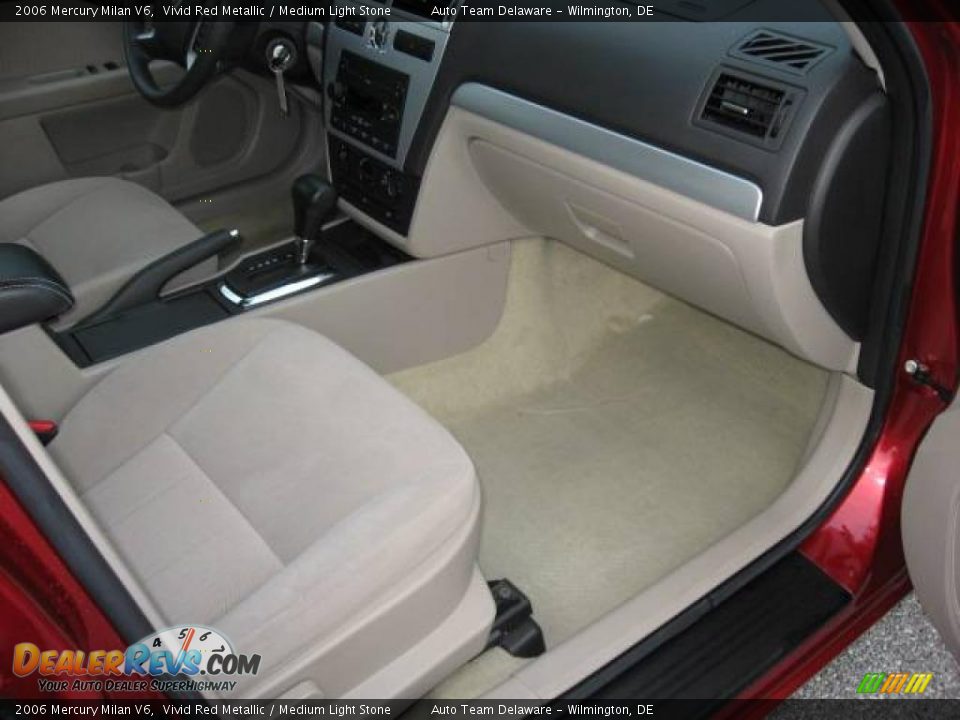 2006 Mercury Milan V6 Vivid Red Metallic / Medium Light Stone Photo #26