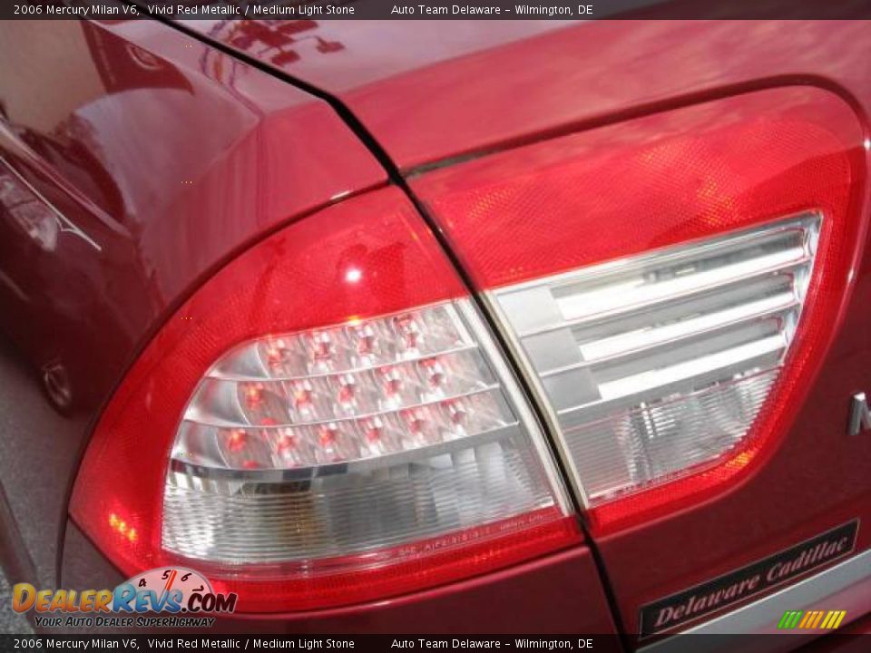 2006 Mercury Milan V6 Vivid Red Metallic / Medium Light Stone Photo #36