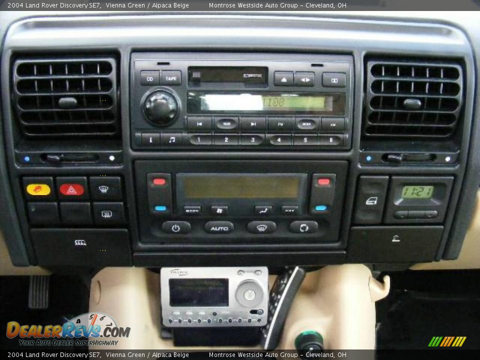 2004 Land Rover Discovery SE7 Vienna Green / Alpaca Beige Photo #19