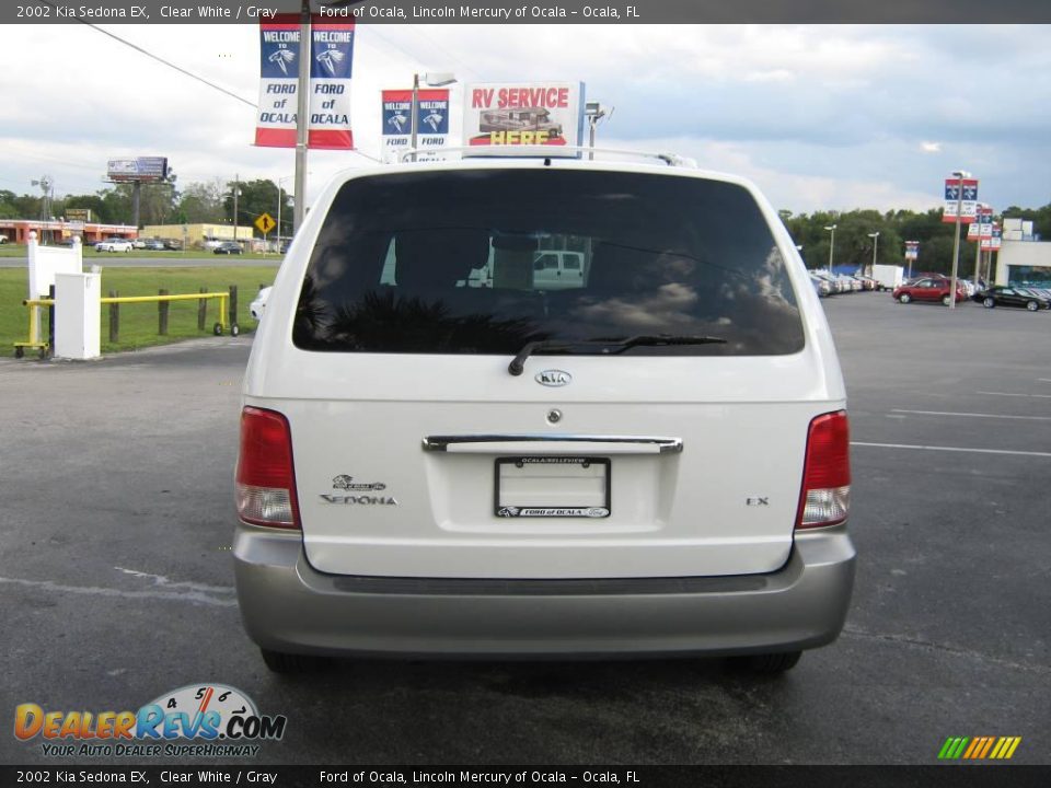 2002 Kia Sedona EX Clear White / Gray Photo #4