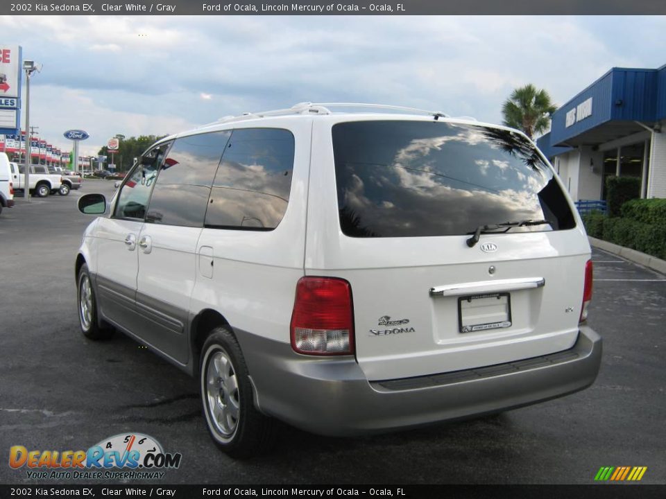 2002 Kia Sedona EX Clear White / Gray Photo #5